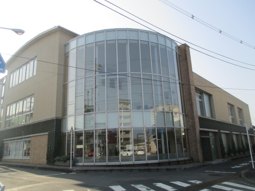 平山図書館(図書館)まで250m ＲＥＬＩＡＮＣＥ