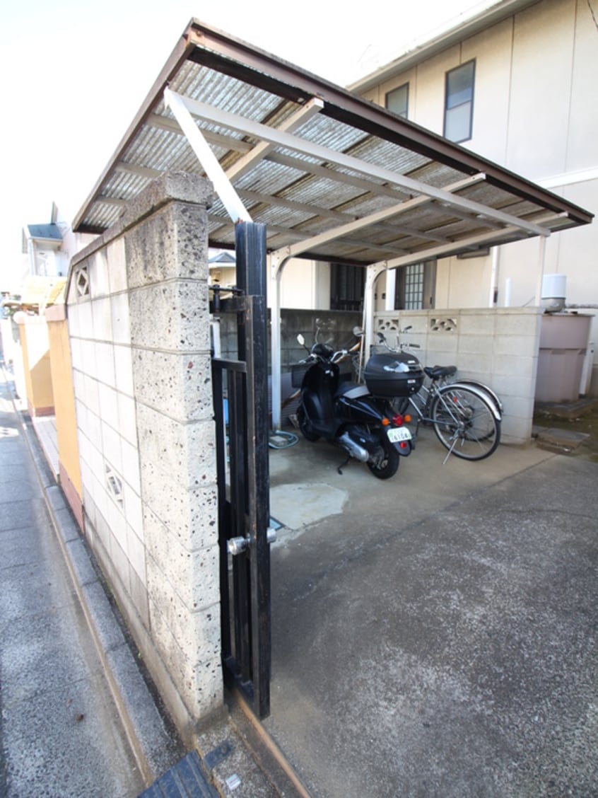 駐輪場 島村アパ－ト