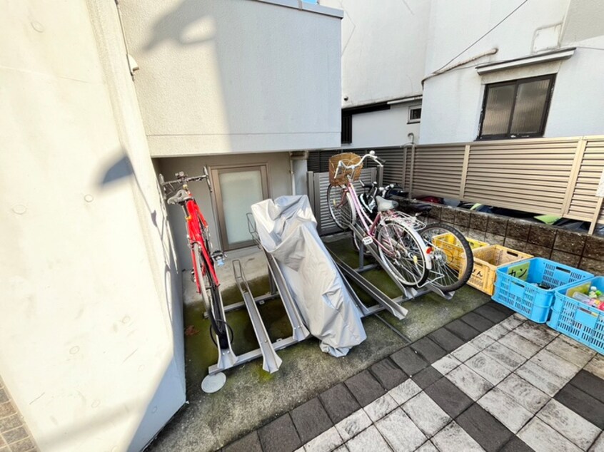 駐輪場 小豆沢マンション
