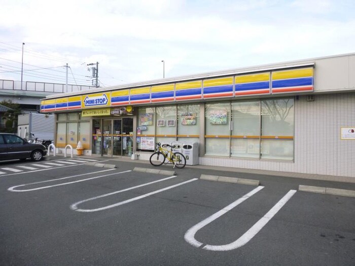 ミニストップ藤沢城南店(コンビニ)まで300m 湘南エクセルハイツ