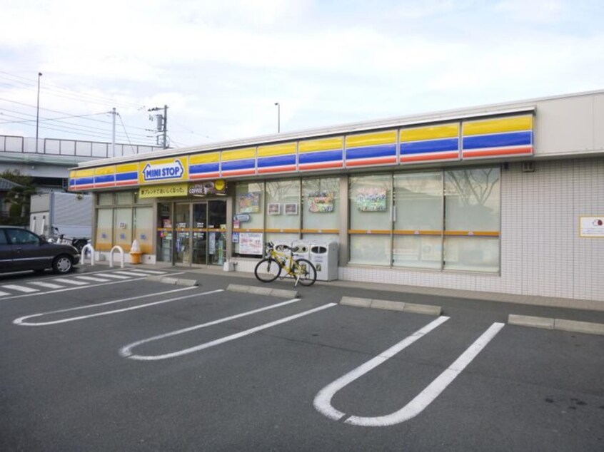 ミニストップ藤沢城南店(コンビニ)まで300m 湘南エクセルハイツ