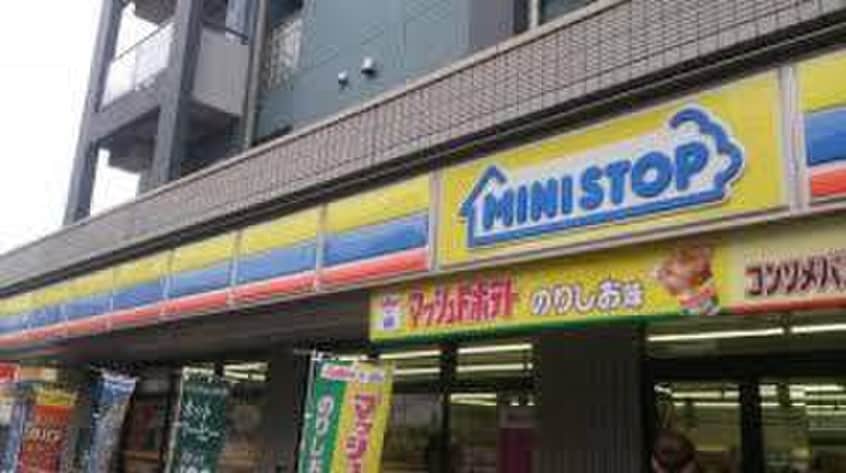 ミニストップ深大寺東店(コンビニ)まで405m メゾン・ラマージュ
