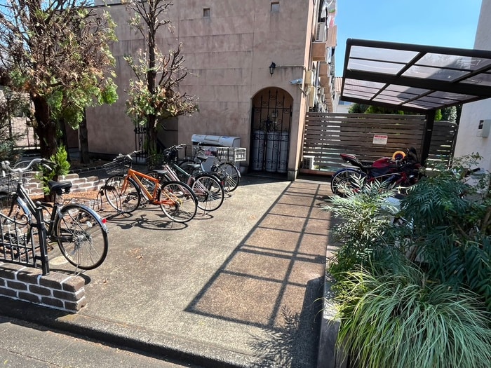 駐輪場 ラファエロ