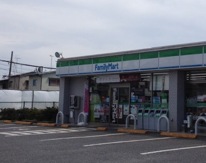 ファミリーマート大泉長久保通り店(コンビニ)まで130m サクスィ－ド