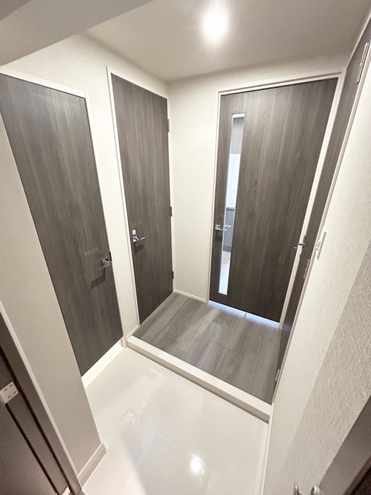 玄関 LIME RESIDENCE KAWAGUCHI EAST