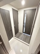 玄関 LIME RESIDENCE KAWAGUCHI EAST