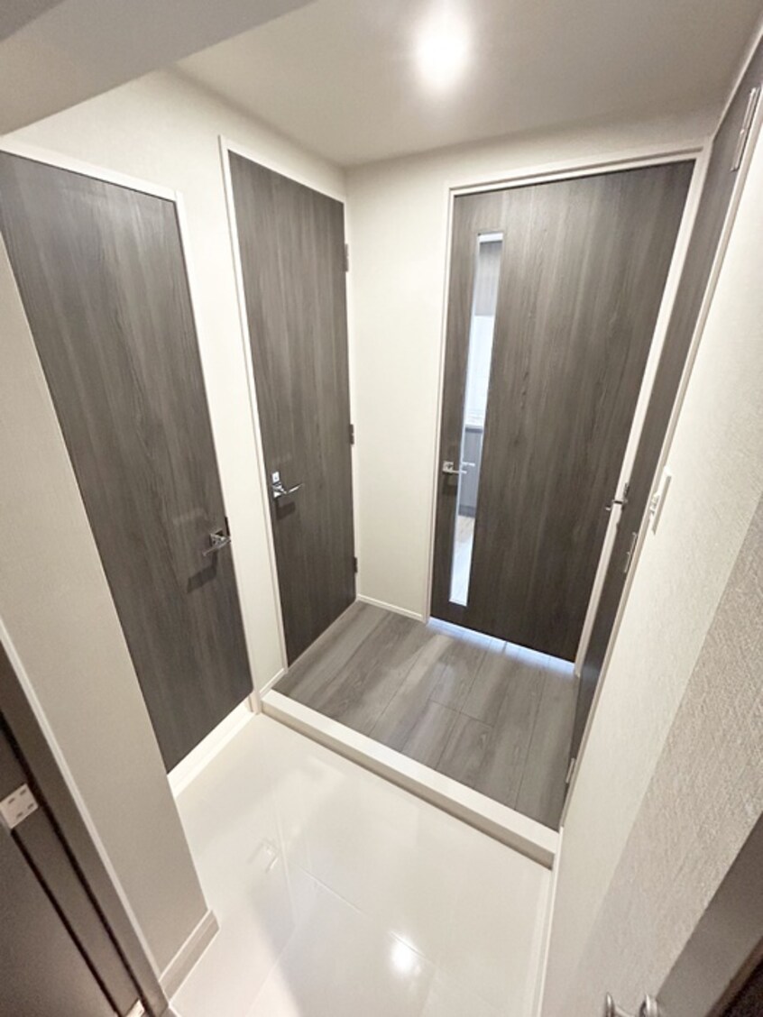 玄関 LIME RESIDENCE KAWAGUCHI EAST