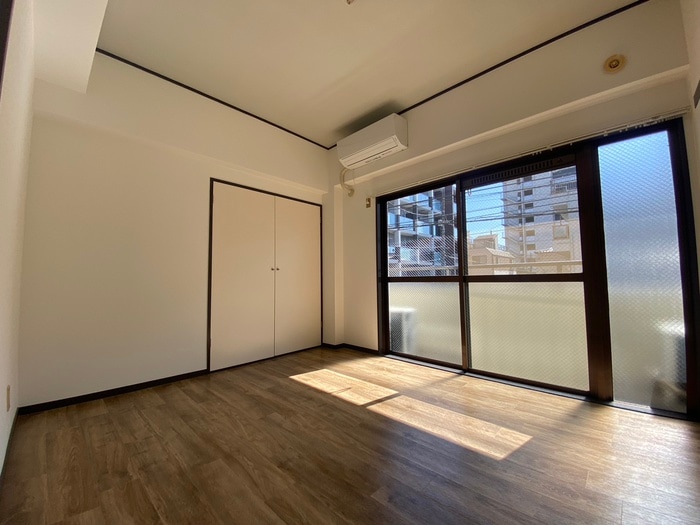 居室 カ－サカザマ