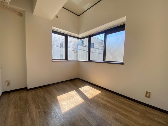 居室 カ－サカザマ