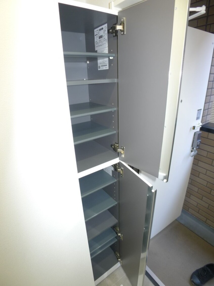 靴箱 ｸﾞﾗﾝｸｵｰﾙｻｳｽﾚｼﾞﾃﾞﾝｽｶﾅﾏﾁ