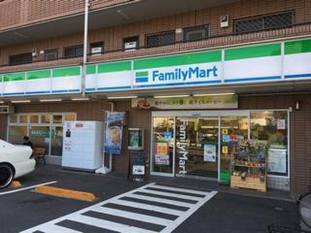 ファミリーマート世田谷鎌田三丁目店(コンビニ)まで181m ブリシア二子玉川Ⅱ(202)