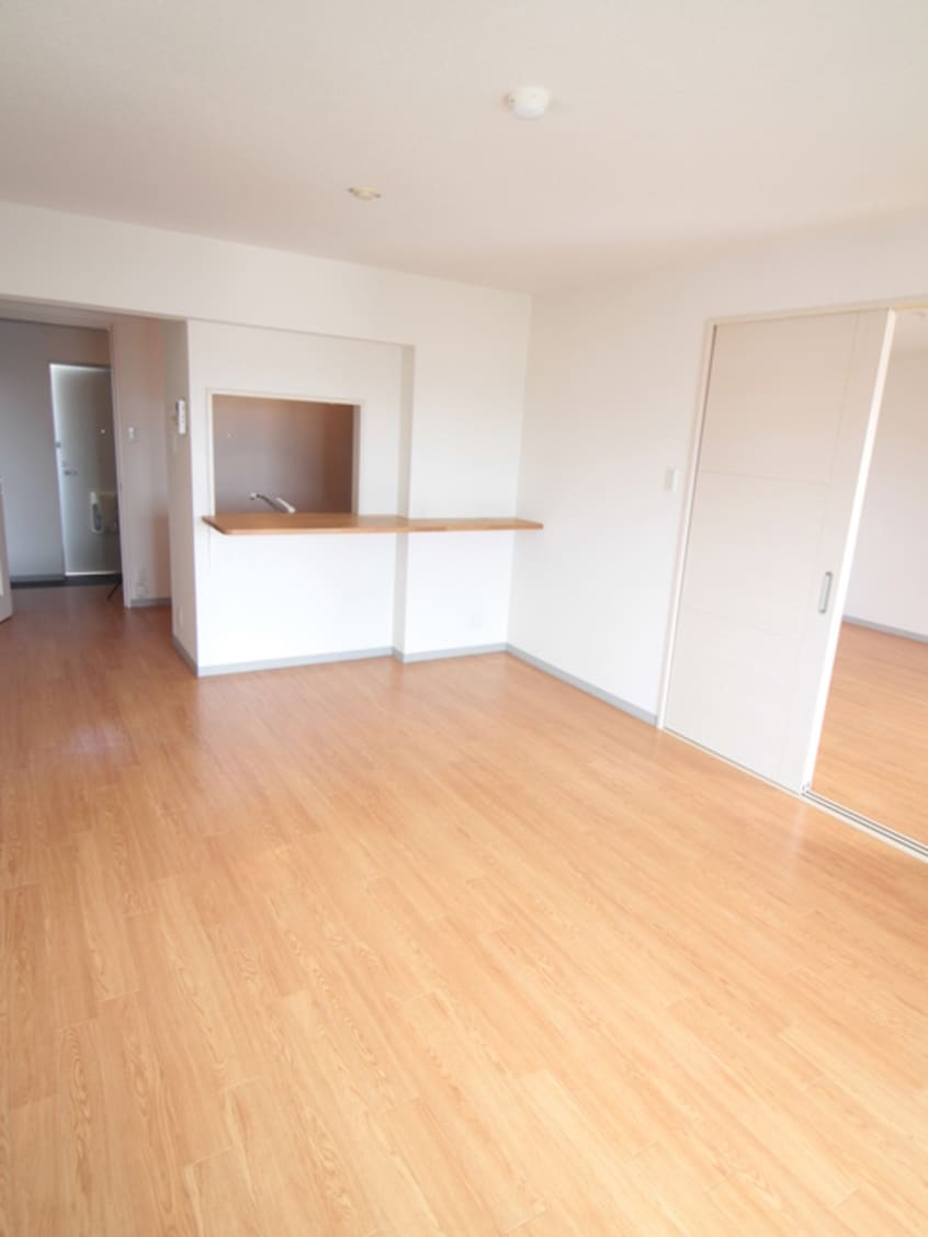 居室 シルクドミール