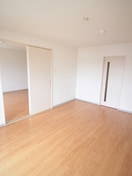 居室 シルクドミール