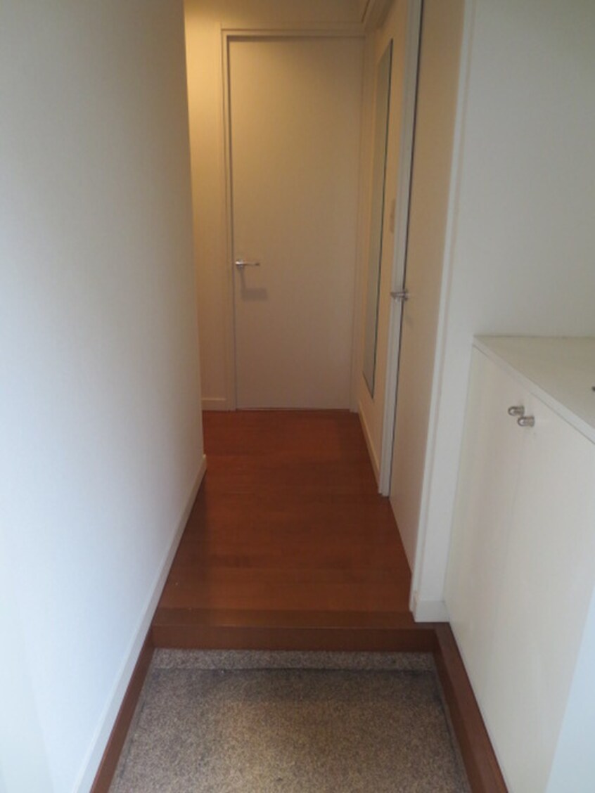 玄関 ロータスハウス