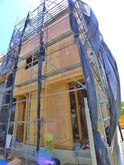 建築中