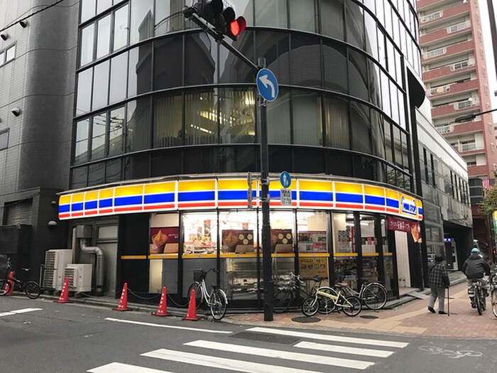 ミニストップ板橋中丸店(コンビニ)まで76m ギャラリービル