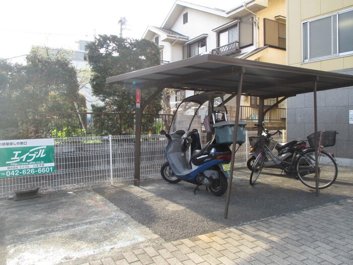 バイク置き場 ハウス中村