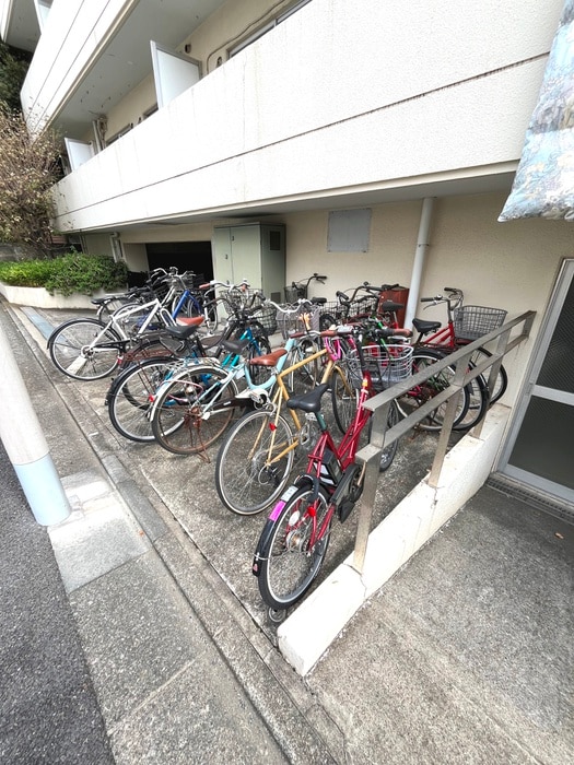駐輪場 みなともハイツ北千束