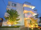 フローレス１０番館の外観