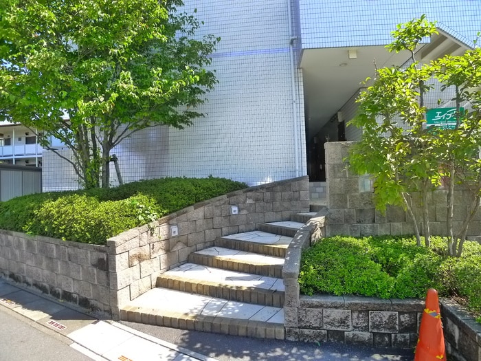 エントランス部分 フローレス１０番館