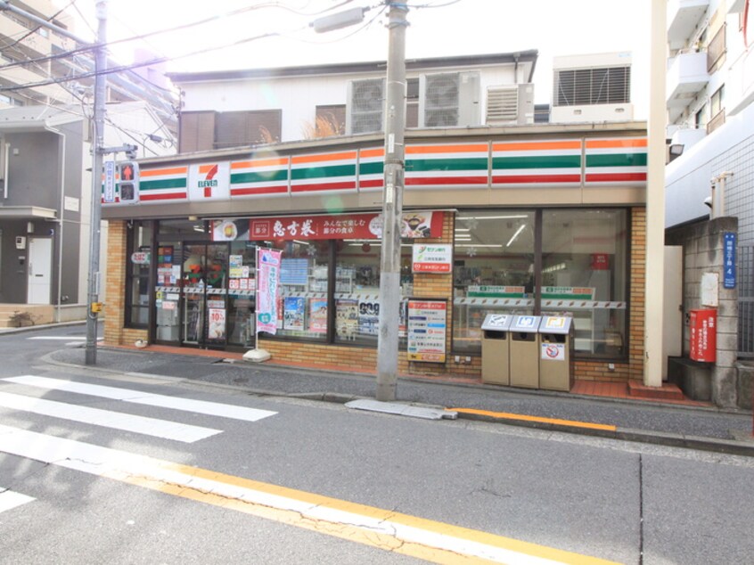 セブンイレブン(コンビニ)まで32m Ｍ＆Ｙ　Ｓ