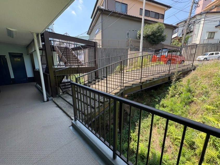 エントランス部分 ホワイトプラザ