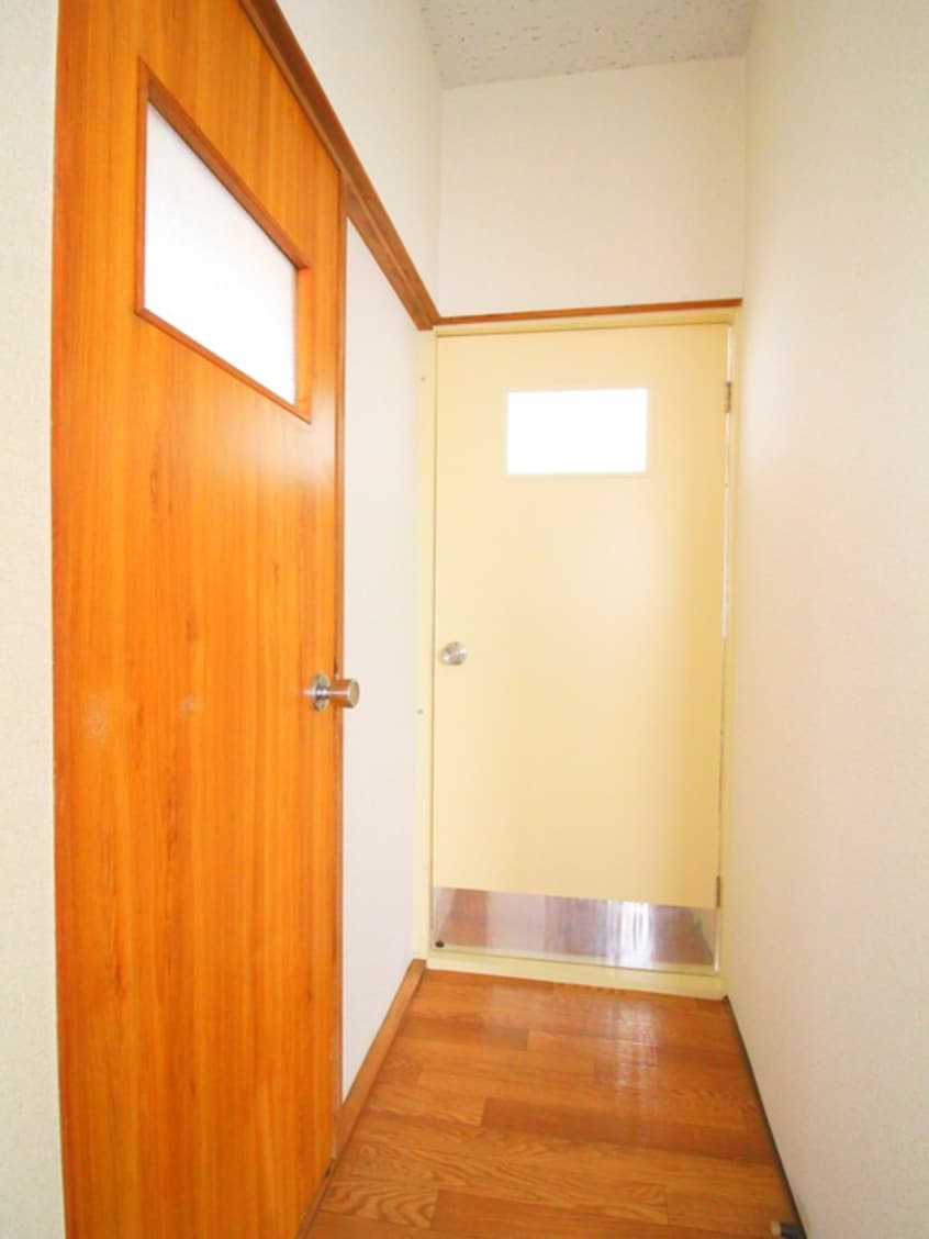 廊下 ロイヤルガーデン根岸台