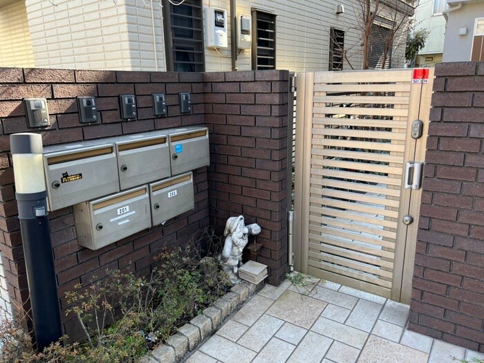 エントランス部分 ア－バンコ－ト吉祥寺