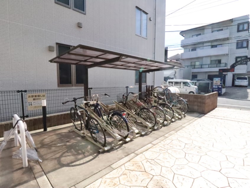 駐輪場 リブリ・橘