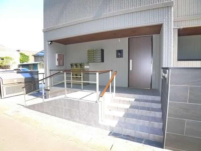 エントランス部分 プライムガーデン千葉