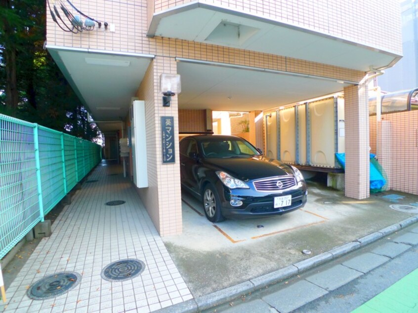 駐車場 英マンション