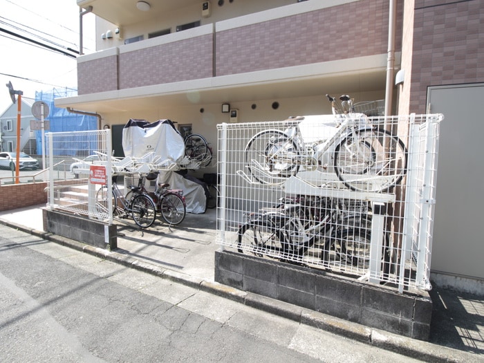 駐輪場 南林間クリサムボンド