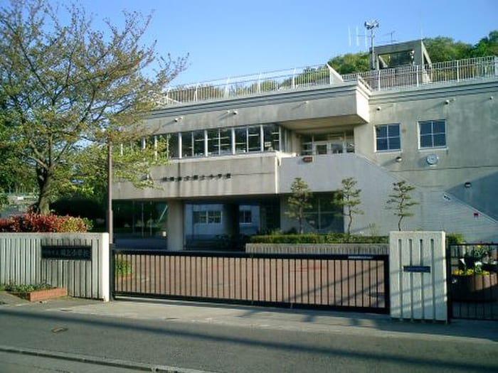 岡上小学校(小学校)まで950m コ－トヒルズ