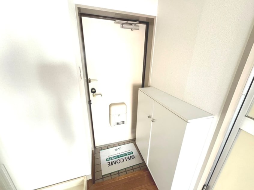 玄関 ボナ－ル橘