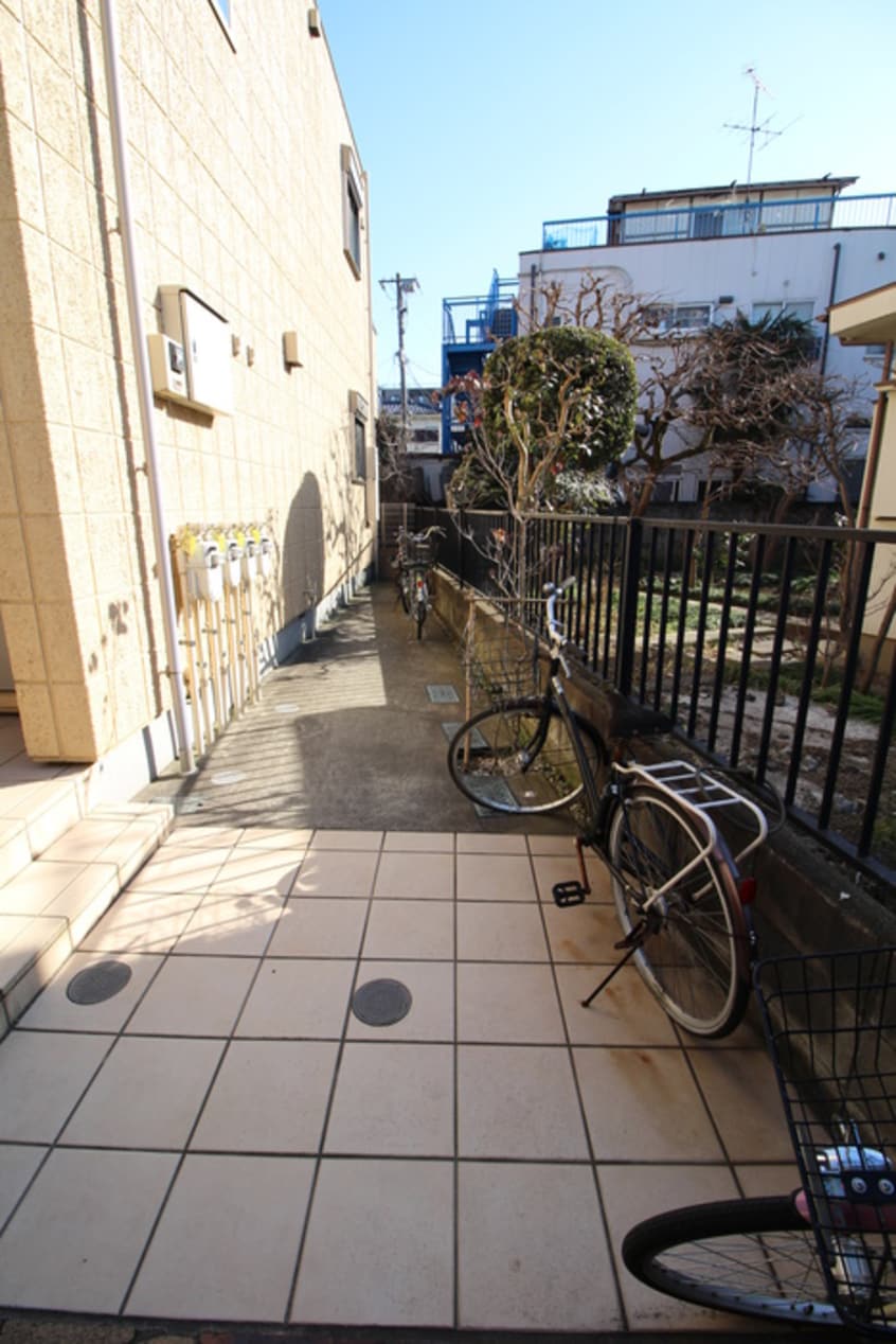 駐輪場 メゾンキト－