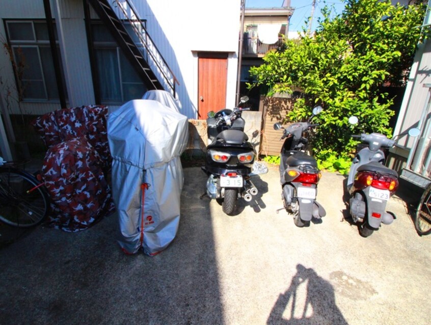 バイク置き場 コ－ポラスＤ棟