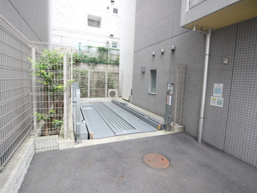 駐車場 レジディア新宿イ－ストⅢ
