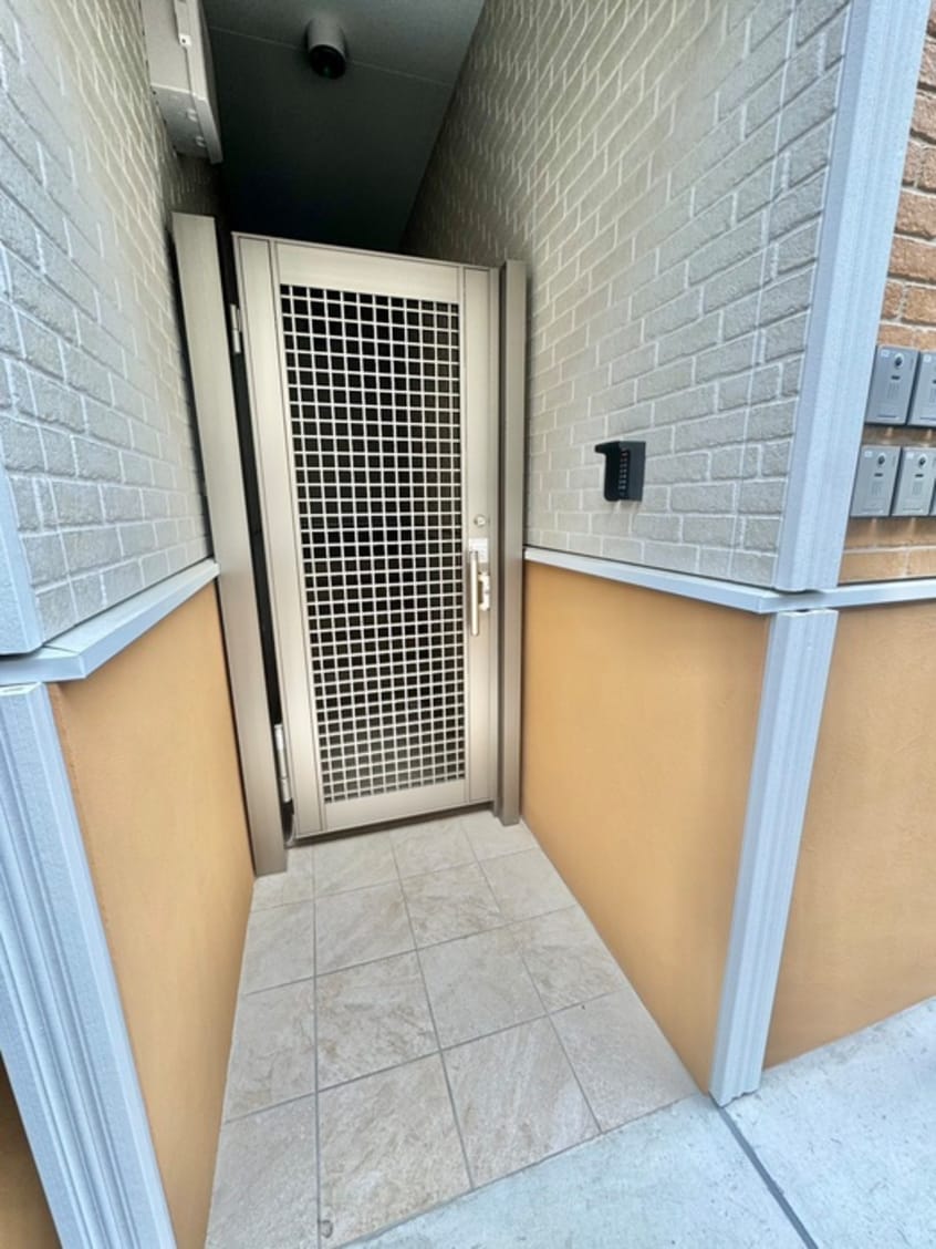 エントランス部分 ラ・メゾンデュボヌール新大塚