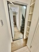 玄関 ラ・メゾンデュボヌール新大塚