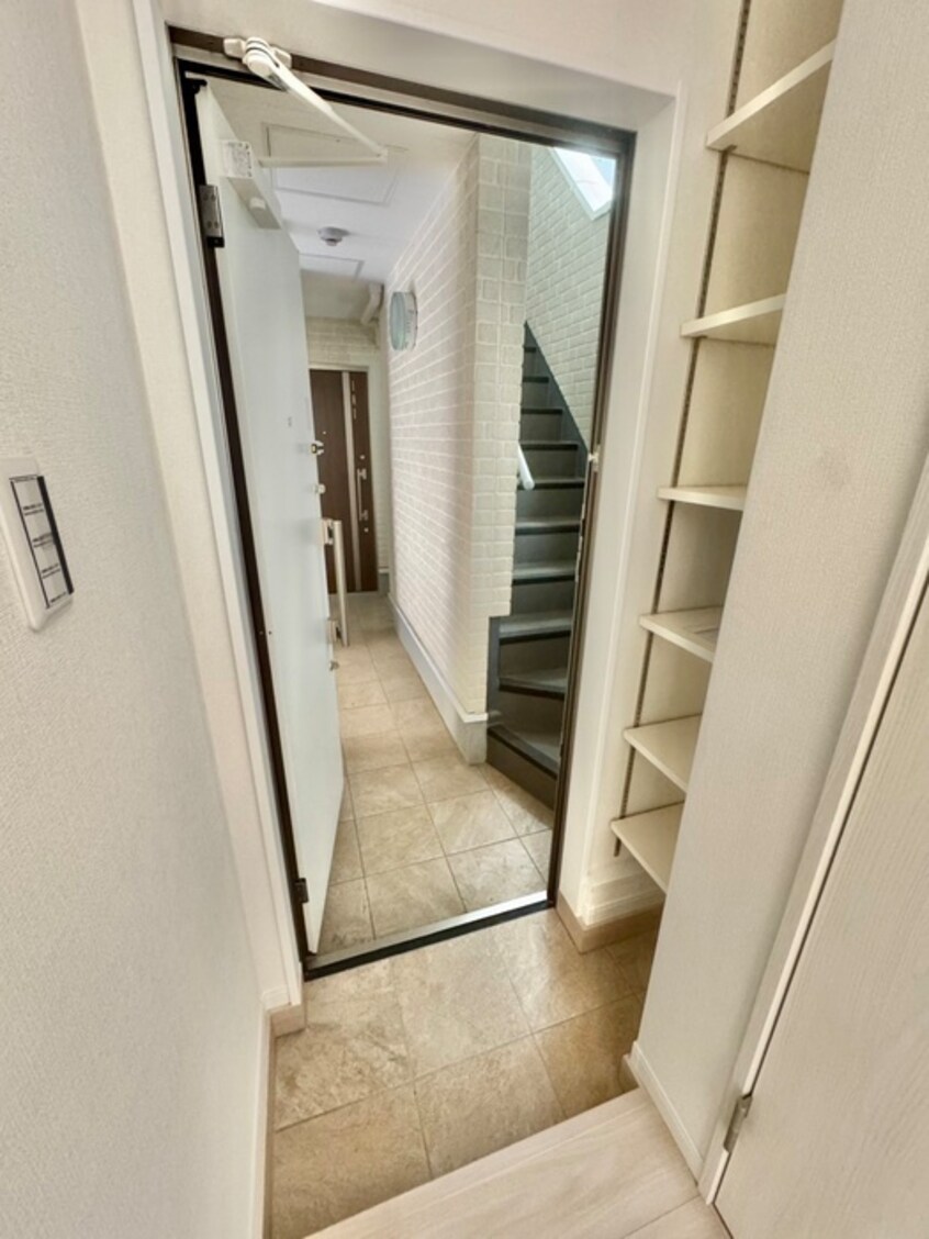 玄関 ラ・メゾンデュボヌール新大塚