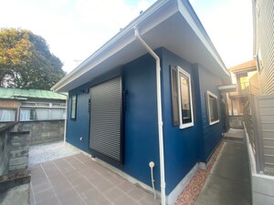 Bluehide House