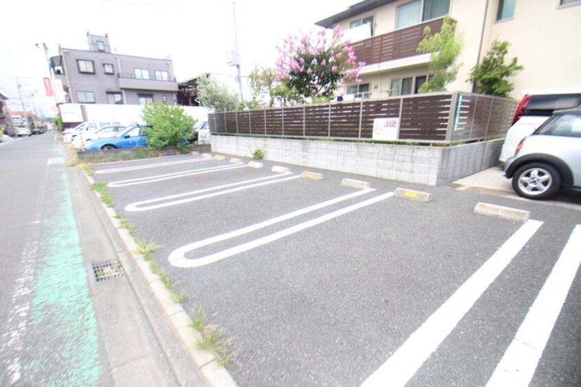 駐車場 シャルマン麻溝台