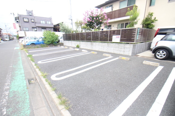 駐車場 シャルマン麻溝台