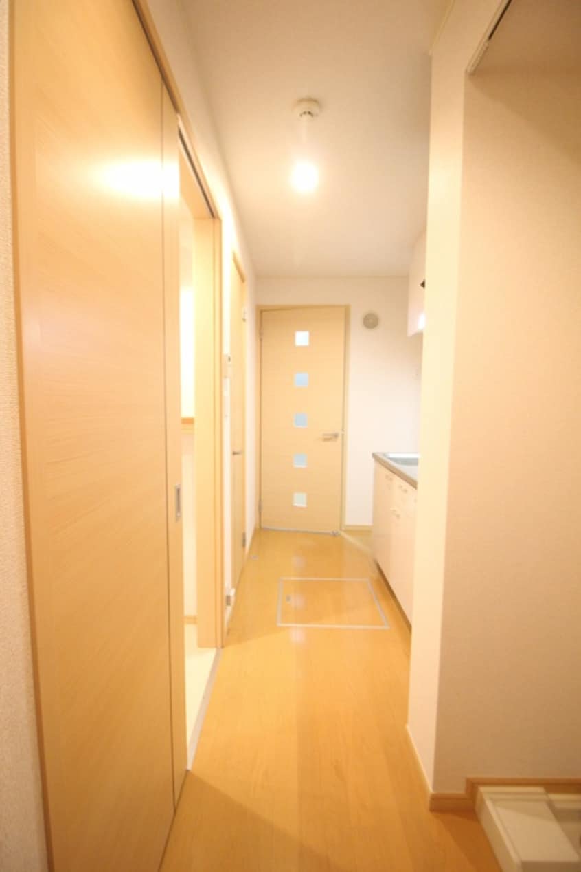 廊下 シャルマン麻溝台