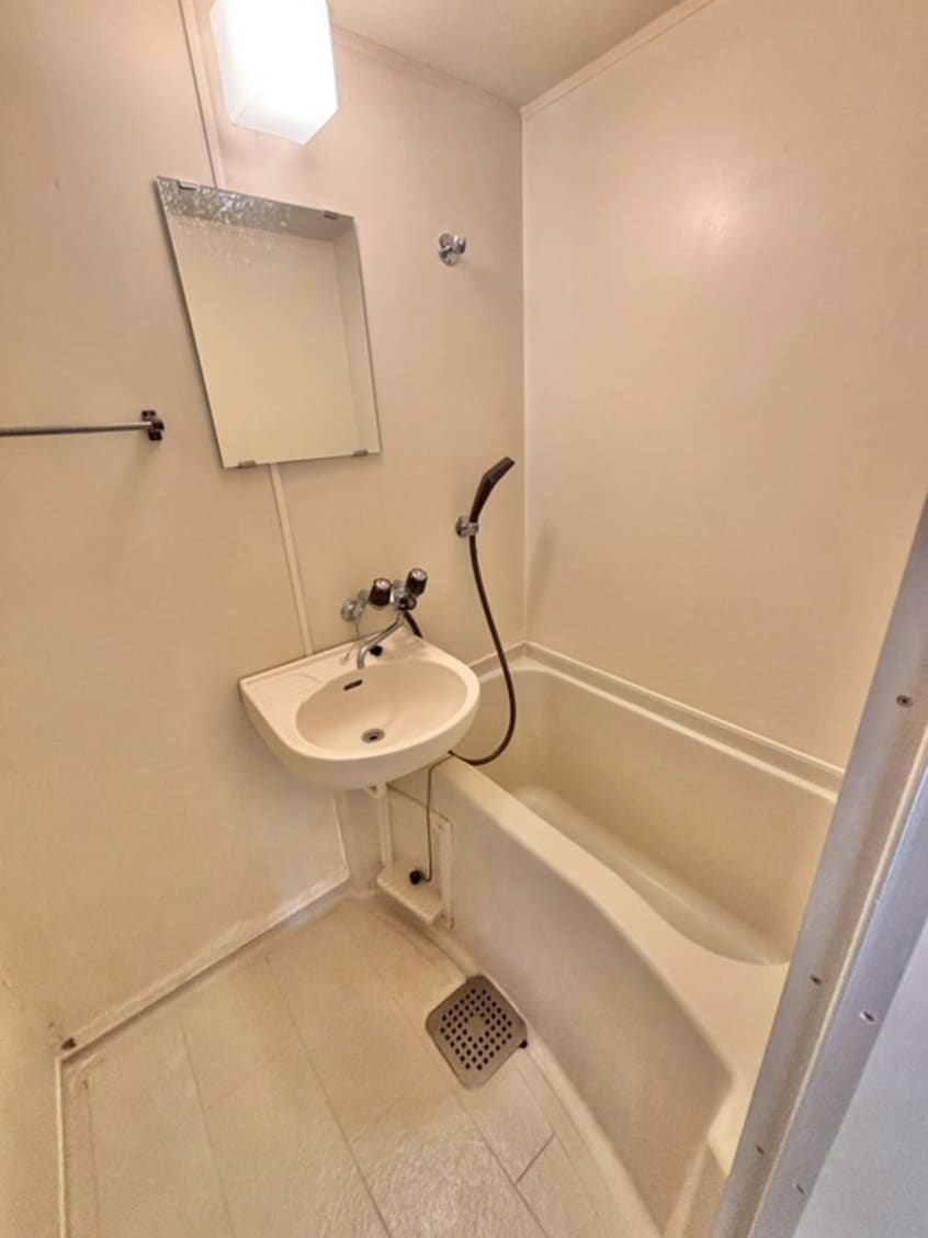 バス／シャワールーム等 サマックスＯＨＳＡＷＡ