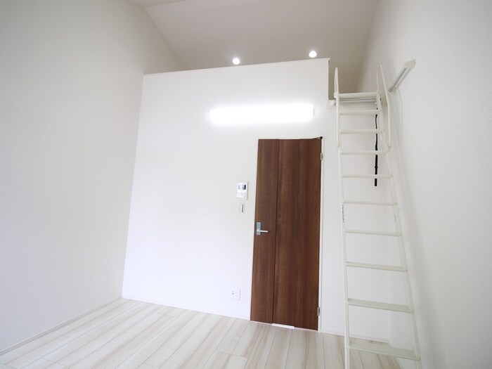 居室 エスカリエ・ルージュ