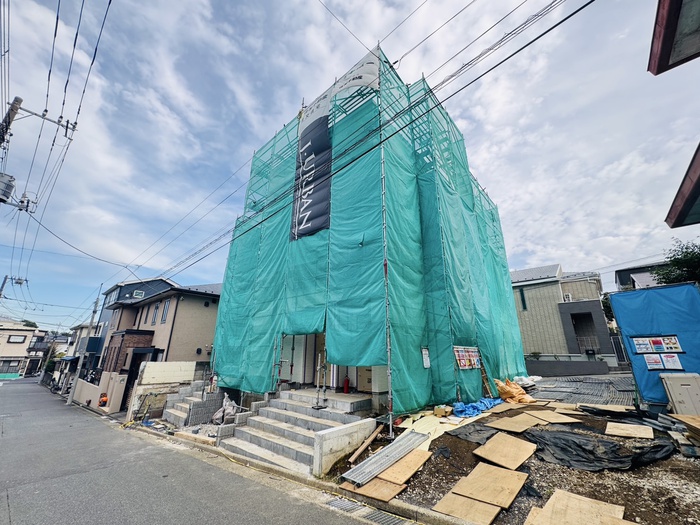 建築中