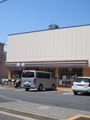 セブンイレブン(コンビニ)まで122m ロイヤルパレス