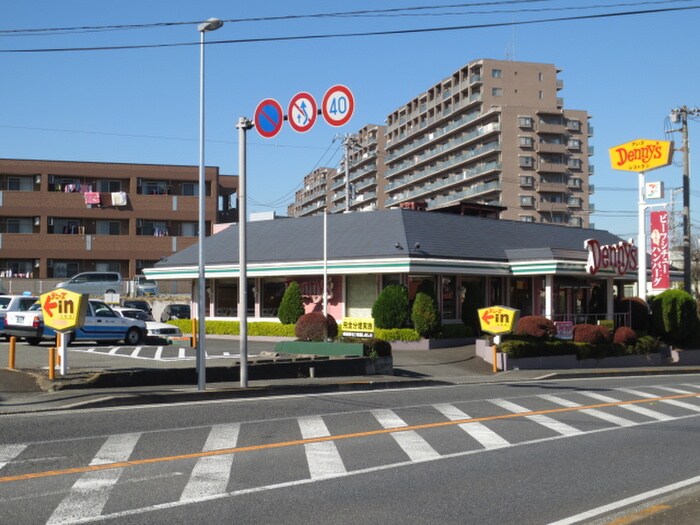 デニーズ小机店(その他飲食（ファミレスなど）)まで110m シャトル内田