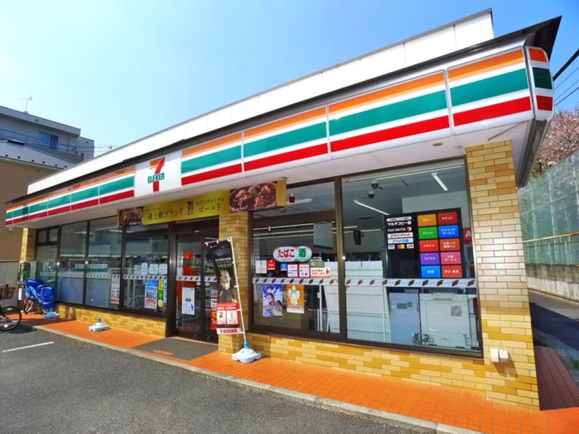セブンイレブン(コンビニ)まで108m ロイヤルハイツ小宮